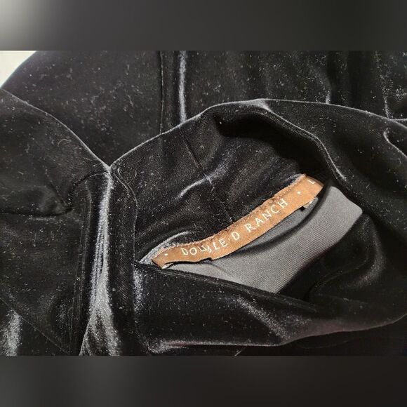 Double D Ranch Women's Poly Stretch Velvet Mock Neck Sweater - L - Picture 7 of 7